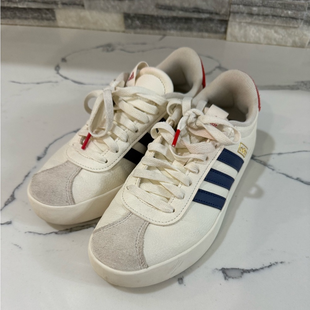 SOLD Adidas Court sneakers 6.5